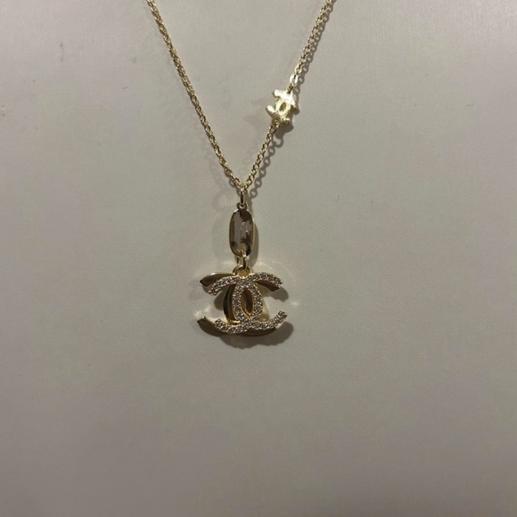 BRAND NEW Gold Pendant Necklace - Picture 1 of 2